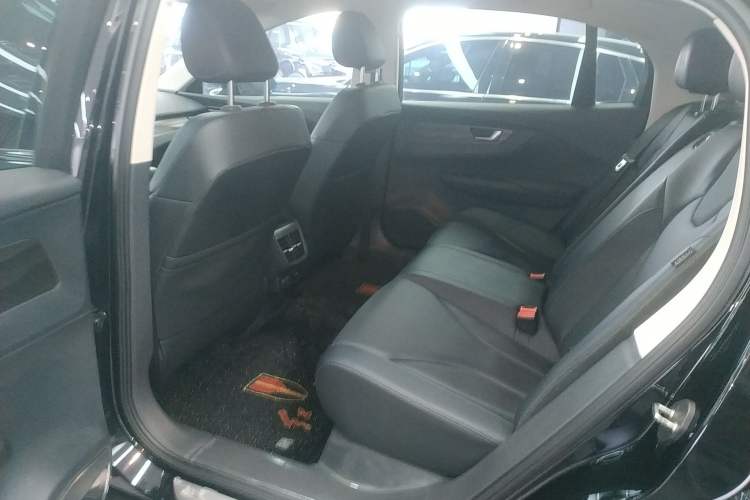 Used Hongqi E-QM5 2022 431 km Charge & Enjoy Edition
