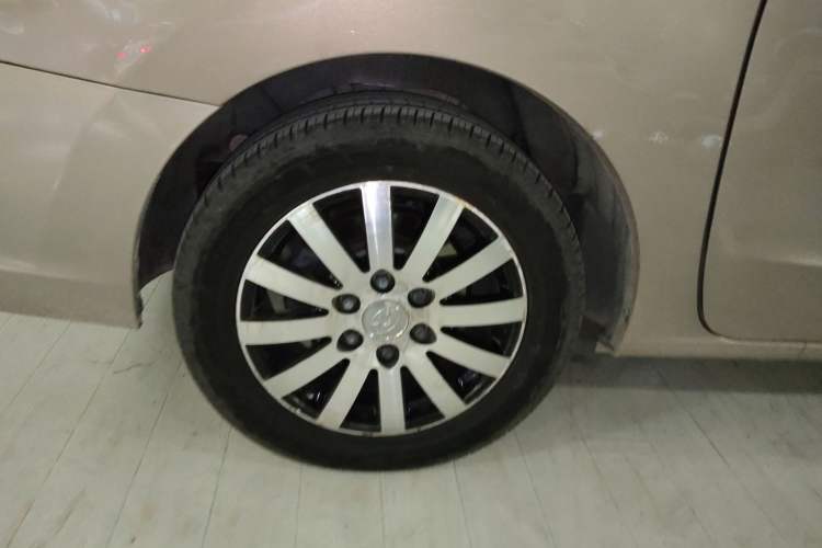 Used SAIC MAXUS G10 2014 2.0T Automatic Executive Edition
