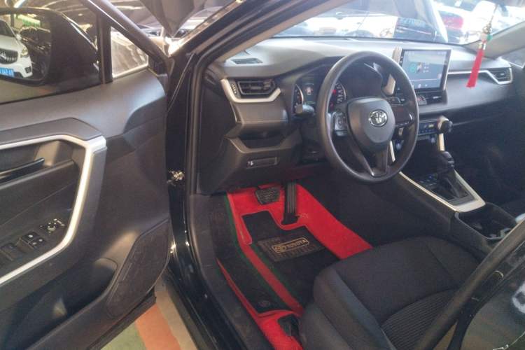 Used Toyota Wildlander 2022 Updated Version 2.0L CVT Two-Wheel Drive Leading Edition