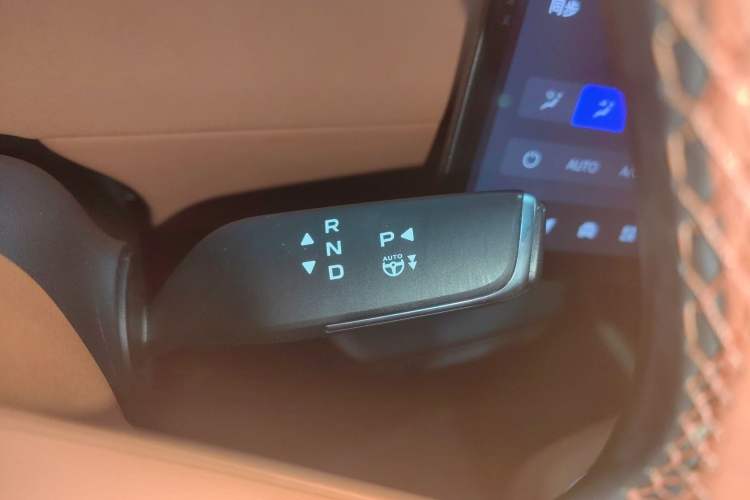 Used  E07 2025 All-Electric 4x4 90kWh Ultra High-Performance Edition
