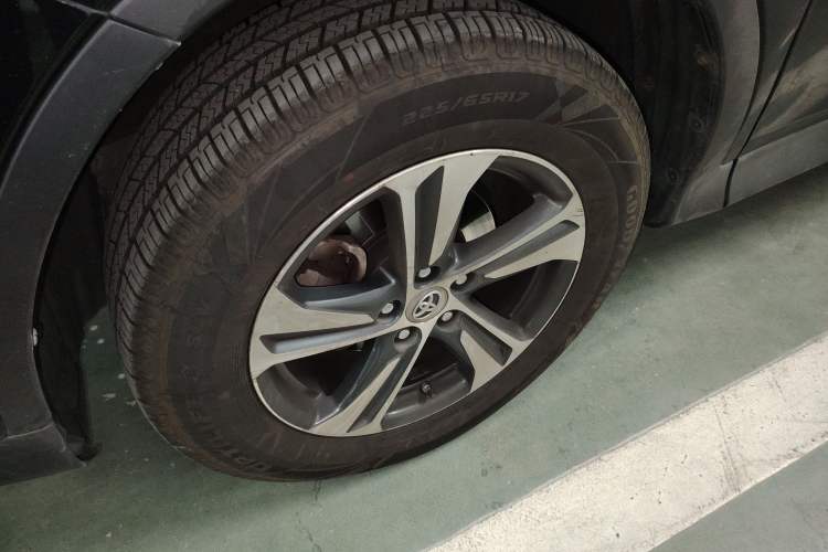 Used Toyota RAV4 2015 2.0L CVT Two-Wheel Drive Fashion Edition
