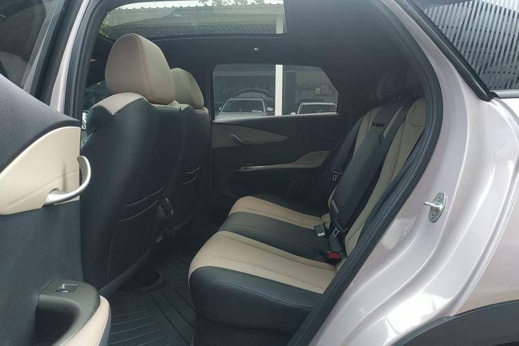 Used BYD Dolphin 2025 Intelligent Driving Version 410 km Fashion Edition
