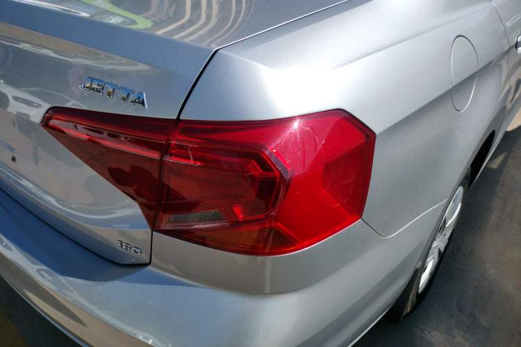 Used Volkswagen Jetta 2017 1.5L Manual Fashion Edition