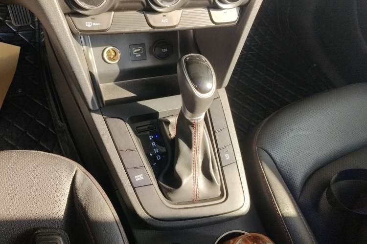 Used Hyundai Elantra 2019 1.4T Dual-Clutch Xuan Dong · Dynamic Model
