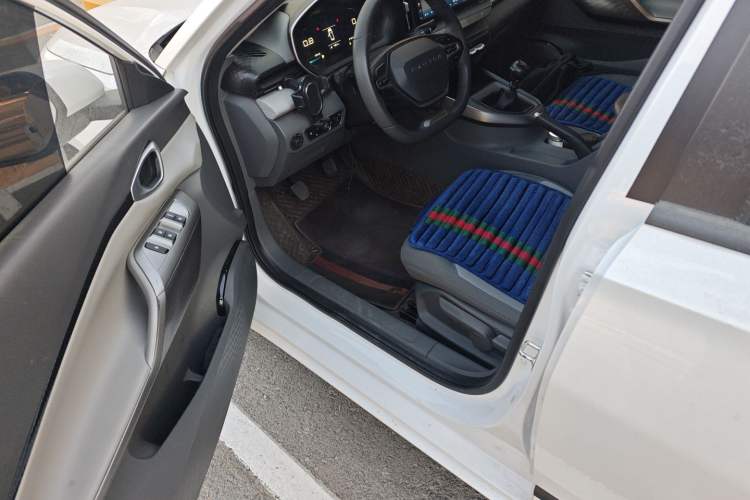 Used Baojun RC-5 2020 1.5L Manual Zhiyao Elite Edition