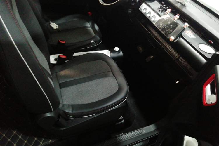 Used Wuling Hongguang MINIEV 2022 GAMEBOY 200km Gaming Edition with Lithium Iron Phosphate
