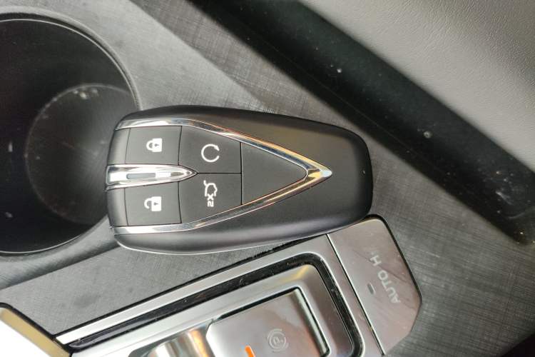 Used Changan UNI-V 2023 1.5T Prestige Model
