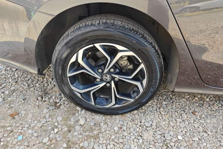 Used MG 5 2022 180 DVVT CVT Youth Luxury Edition
