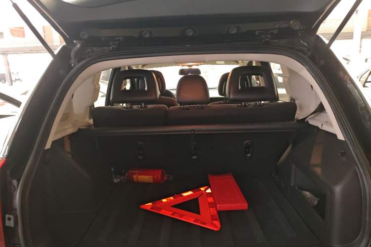 Used  Compass 2014 2.0L two-wheel drive sport version
