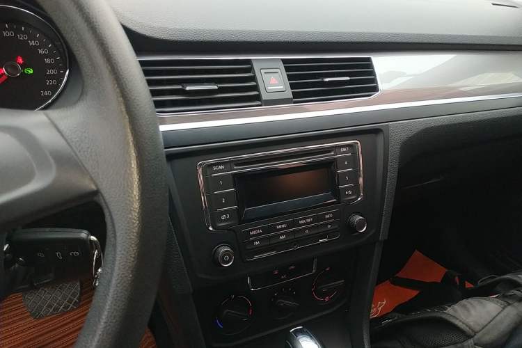 Used Volkswagen Bora 2017 1.6L Automatic Fashion Model