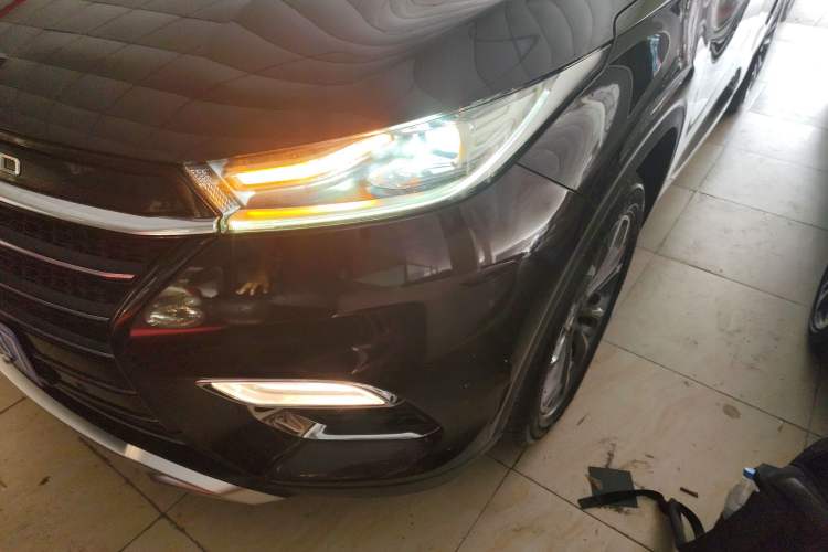 Used  Lingyun 2019 1.6T Two-Wheel Drive Diamond Edition
