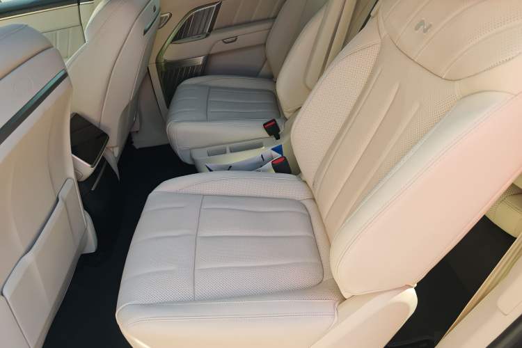 Used ONVO Luxeed L90 2025 Model—Max Six-Seater Version