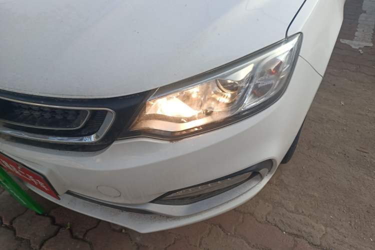 Used Geely Auto Vision 2019 Upgraded Model 1.5L CVT Luxury Version China VI Standard
