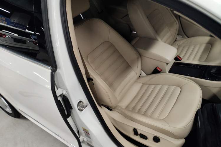 Used Volkswagen Passat 2014 1.8TSI DSG Prestige Edition
