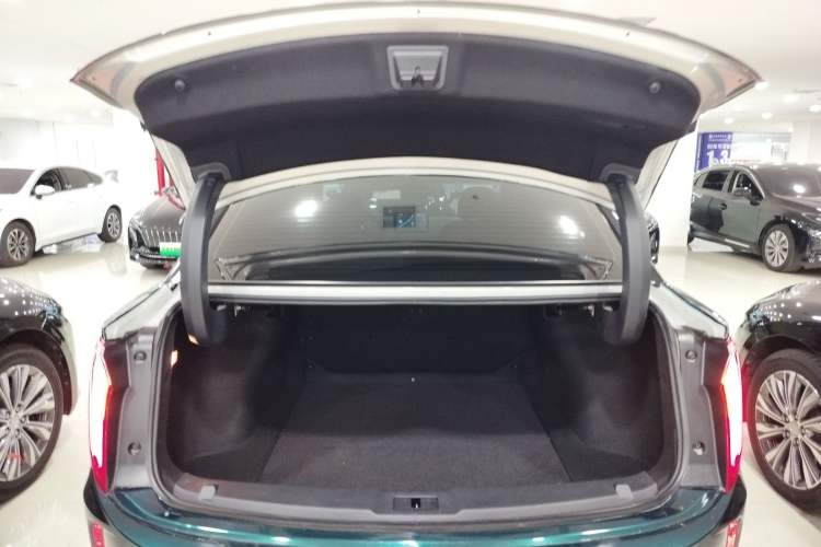 Used Hongqi E-QM5 2024 610 km PLUS
