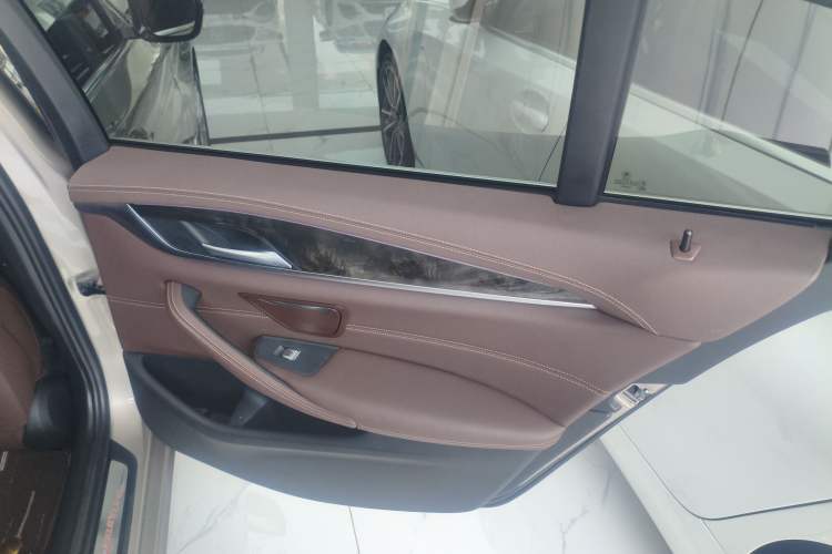 Used BMW 5 Series 2021 525Li Luxury Package
