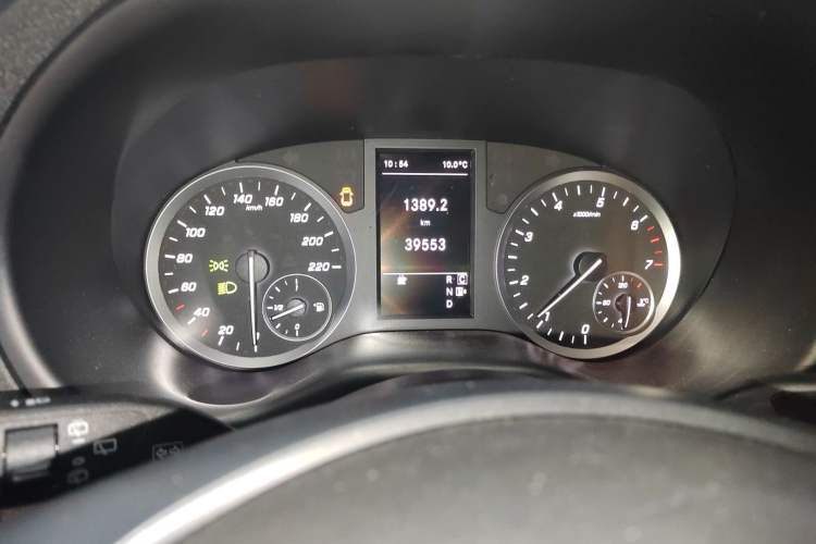 Used Mercedes-Benz Vito 2021 2.0T Elite Version 7 Seats