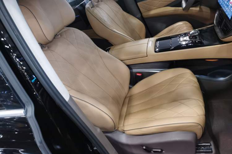 Used Denza D9 2022 DM-i 970 Four-Wheel Drive Flagship Model