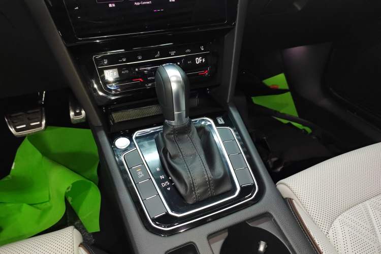 Used Volkswagen Magotan 2025 Zhongxiang Version 330TSI DSG Luxury Edition
