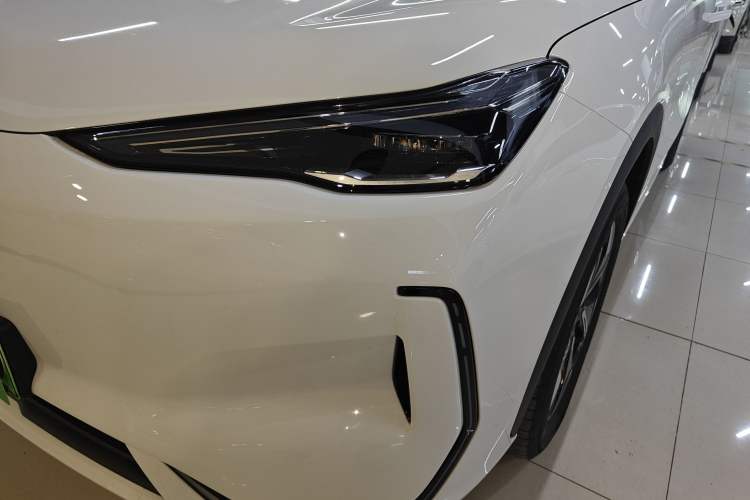 Used  E5 2024 440km Launch Edition