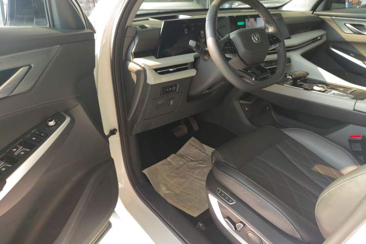 Used Changan CS75 PLUS 2024 3rd Generation Champion Edition 2.0T Intelligent Drive Performance Model