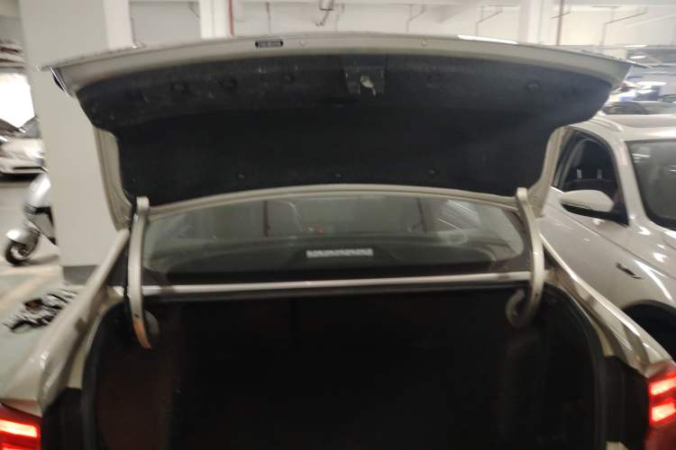 Used Volkswagen Bora 2016 1.6L Automatic Comfort Model
