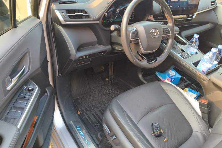 Used Toyota Sienna 2021 2.5L Hybrid Ultimate Edition
