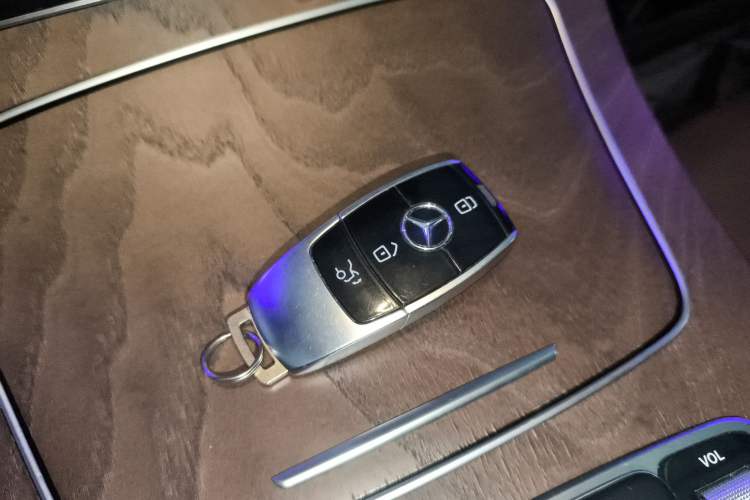 Used Mercedes-Benz E-Class 2019 E 260 L
