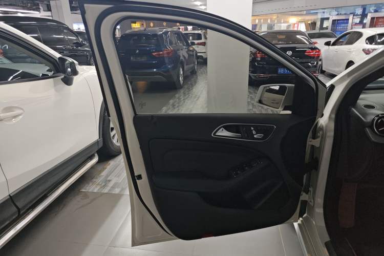 Used Mercedes-Benz B-Class 2017 B 200 Fashion Model
