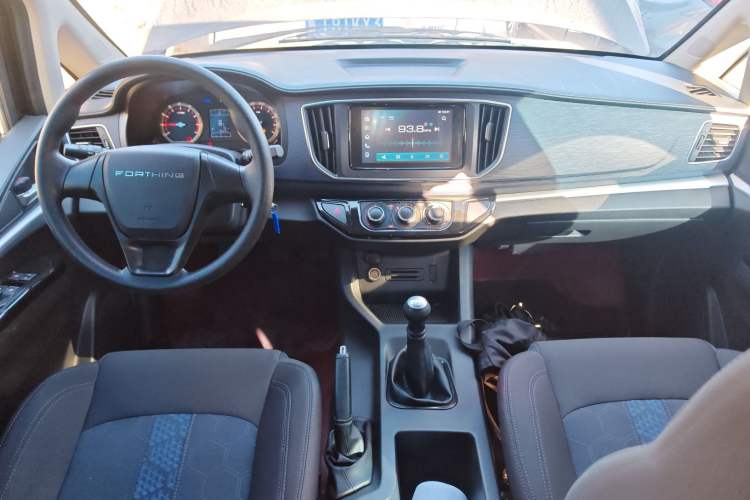 Used FORTHING Lingzhi 2023 M5L 1.6L Comfort Edition 7-Seater
