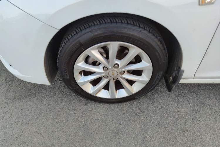 Used Chevrolet Cruze 2018 320 Automatic Pioneer Sunroof Edition
