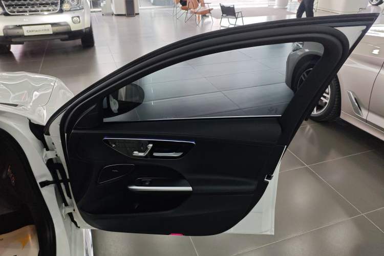 Used Mercedes-Benz C-Class 2023 Second Facelift C 260 L Sport Edition
