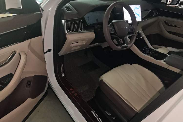 Used BYD Song PLUS New Energy 2024 Honor Edition EV 520km Luxury Model
