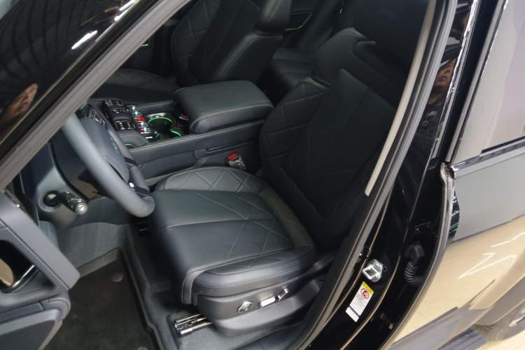 Used  Leopard 5 2023 Navigator Edition
