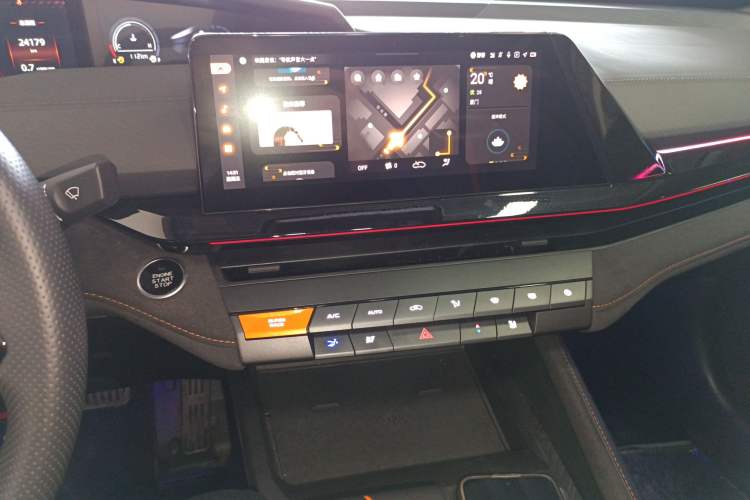 Used Changan UNI-V 2024 1.5T Prestige Sport Edition
