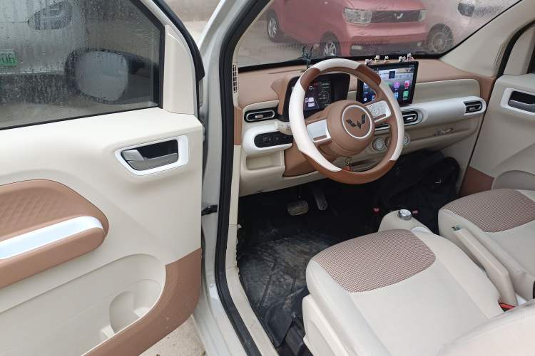 Used Wuling Hongguang MINIEV 2024 3rd Generation 215km Youth Edition
