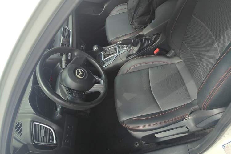 Used Mazda Mazda 3 Axela 2016 Sedan 1.5L Automatic Luxury Model
