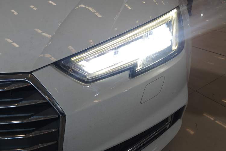 Used Audi A4L 2018 30th Anniversary Edition 40 TFSI Fashion Model