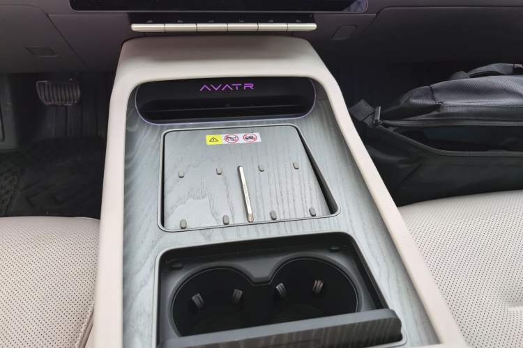 Used  12 2025 Max All-Electric Version