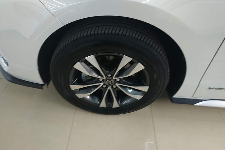 Used Toyota Granvia 2024 2.5L Hybrid Prestige PLUS Four-Wheel Drive Version