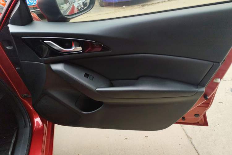 Used Mazda Mazda 3 Axela 2016 Sedan 1.5L Automatic Comfort Model
