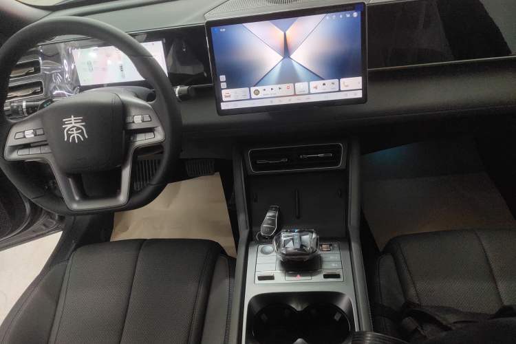 Used BYD Qin L 2025 DM-i Smart Drive 120KM Leading Model
