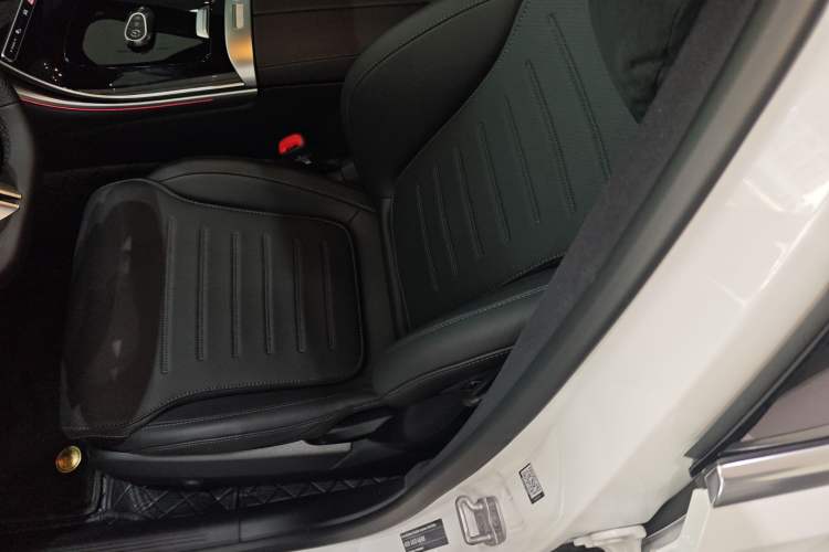 Used Mercedes-Benz C-Class 2025 Facelift C 260 L Sport Edition
