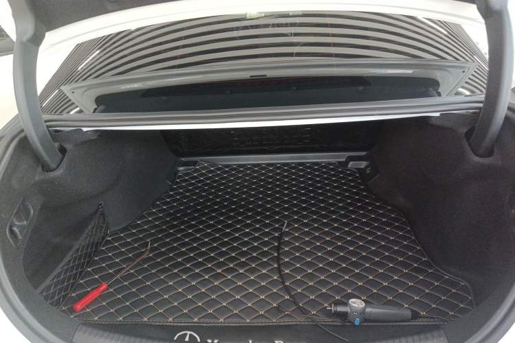 Used Mercedes-Benz C-Class 2024 Second Facelift C 260 L Starry Night Sport Edition
