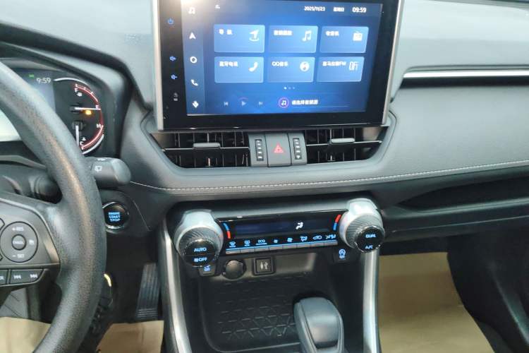 Used Toyota RAV4 2022 2.0L CVT Two-Wheel Drive Fashion Edition
