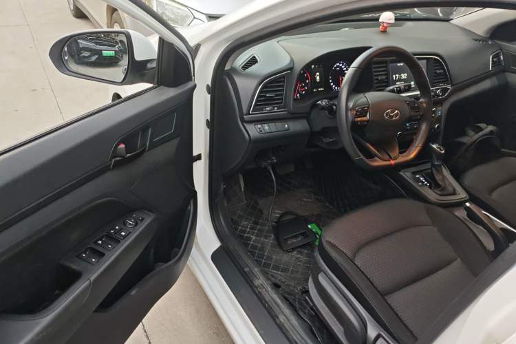 Used Hyundai Elantra 2016 1.4T Dual-Clutch Xuan Dong · Dynamic Version
