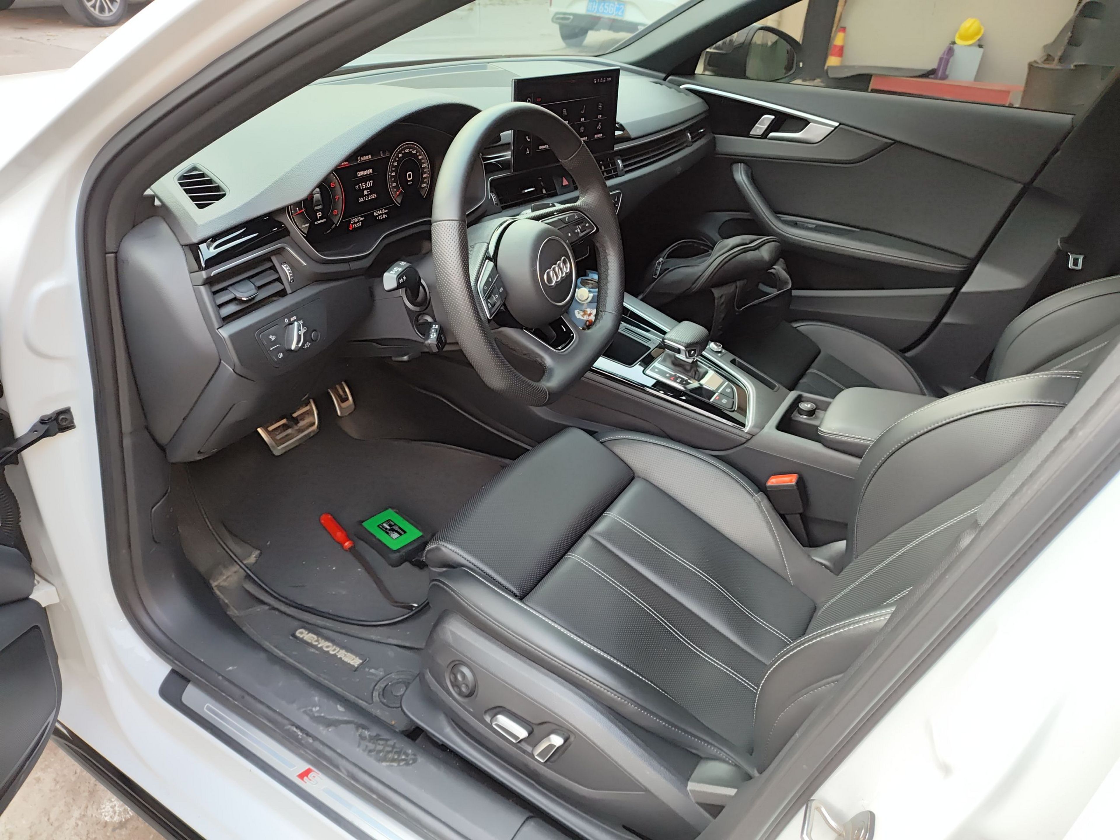 Переднее сиденье в автомобиле