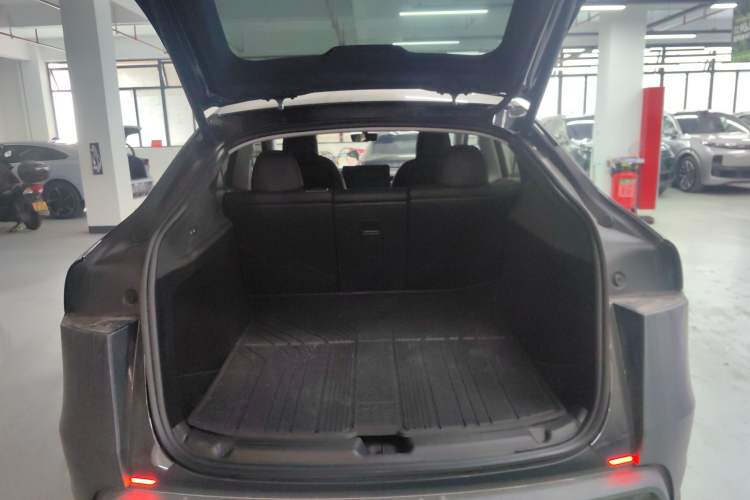 Used Tesla Model Y 2025 Rear-Wheel-Drive Version