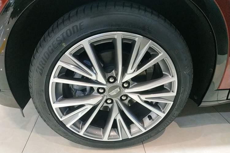 Used Cadillac GT4 2023 25T Luxury Model
