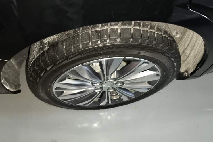 Used Hongqi E-QM5 2024 610 km PLUS
